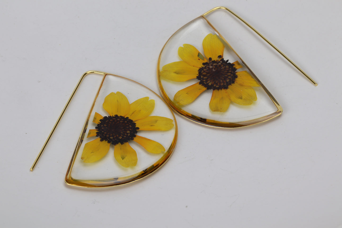 Large Black Eyed Susan Gold Plated half-moon / D-shaped threaders