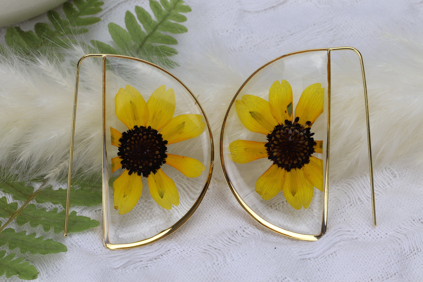 Large Black Eyed Susan Gold Plated half-moon / D-shaped threaders